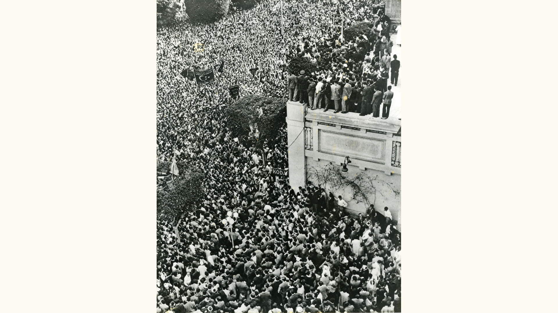 A massive crowd protests in Cairo against UN Resolution 181, the UN Partition Plan for Palestine (1947).