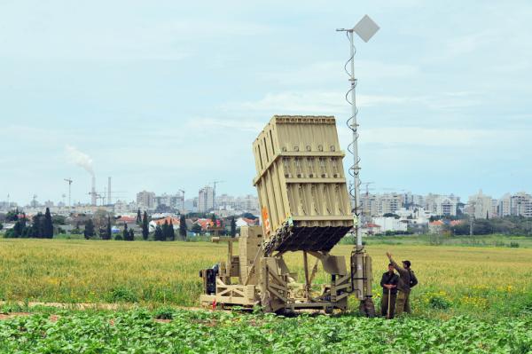 Israeli soldiers inspect Iron Dome battery in Ashkelon, 2009.