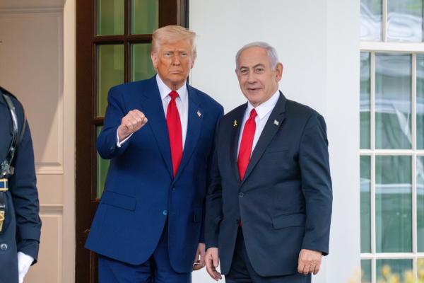 Trump and Netanyahu meet in front of the White House during Israel's genocide in Gaza.