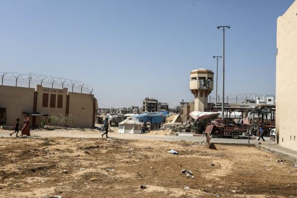 View of displaced Palestinians sheltering at the defunct Asda Prison in Khan Yunis.