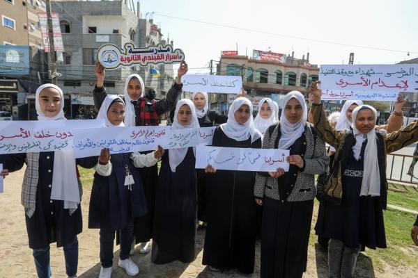 Palestinian girls protest the Israeli Knesset's move to execute Palestinian prisoners. March 2, 2023.